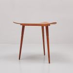 1047 1208 LAMP TABLE